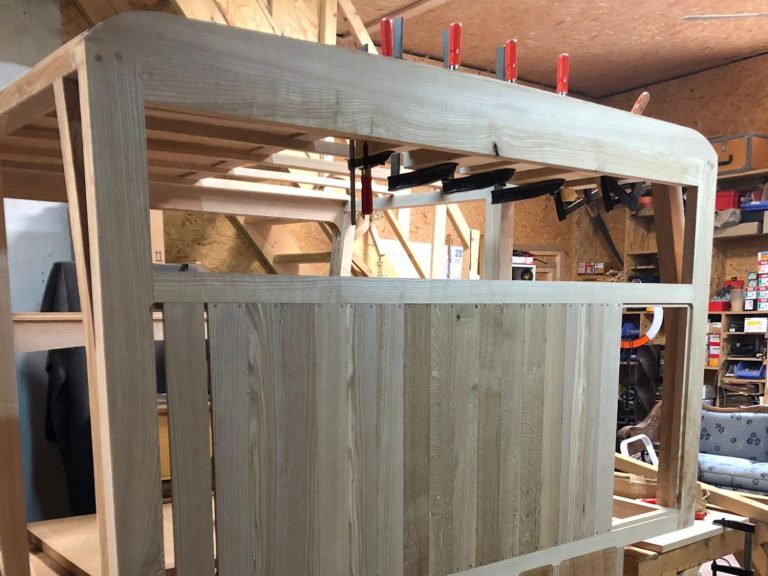 Holzbank