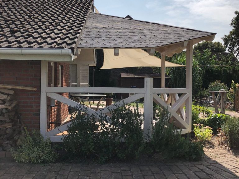 Holzbank